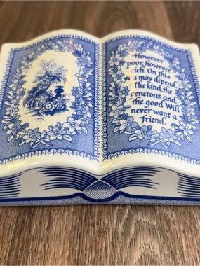 Spode Blue & White Blue Room Collection Open Book Paperweight S3680-AO